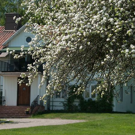 Bed and Breakfast Ekeby I Bro Экстерьер фото
