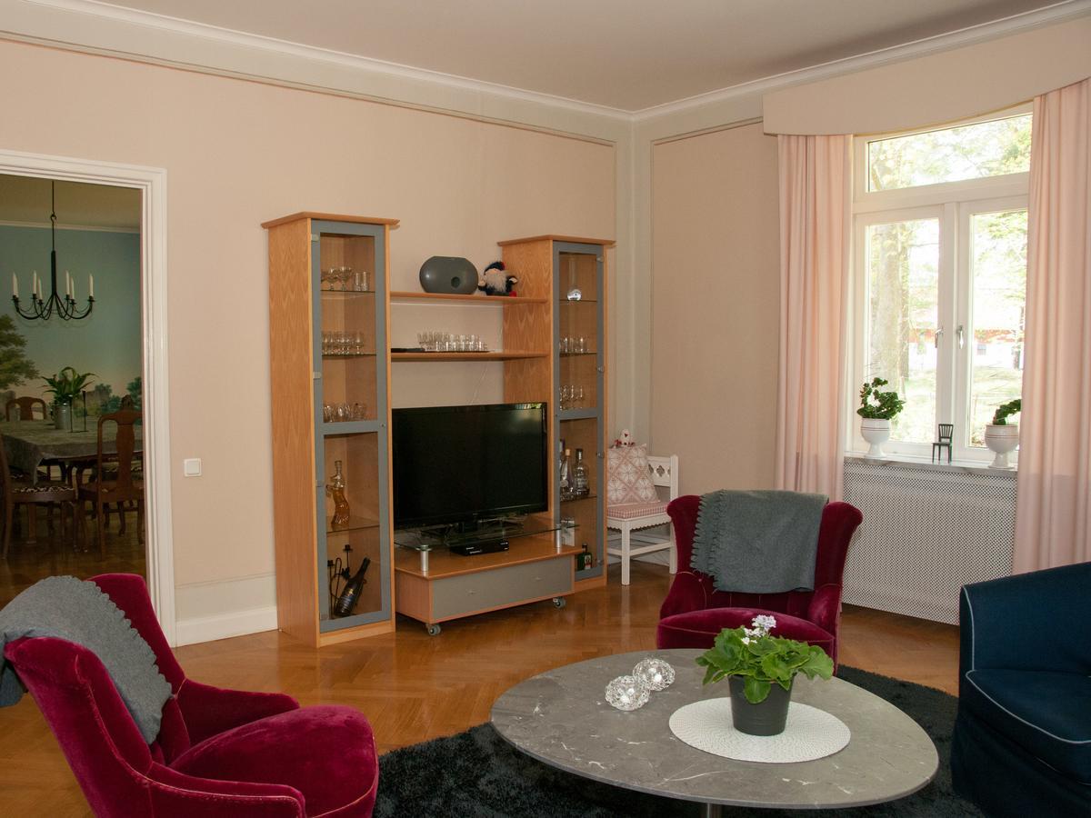Bed and Breakfast Ekeby I Bro Экстерьер фото