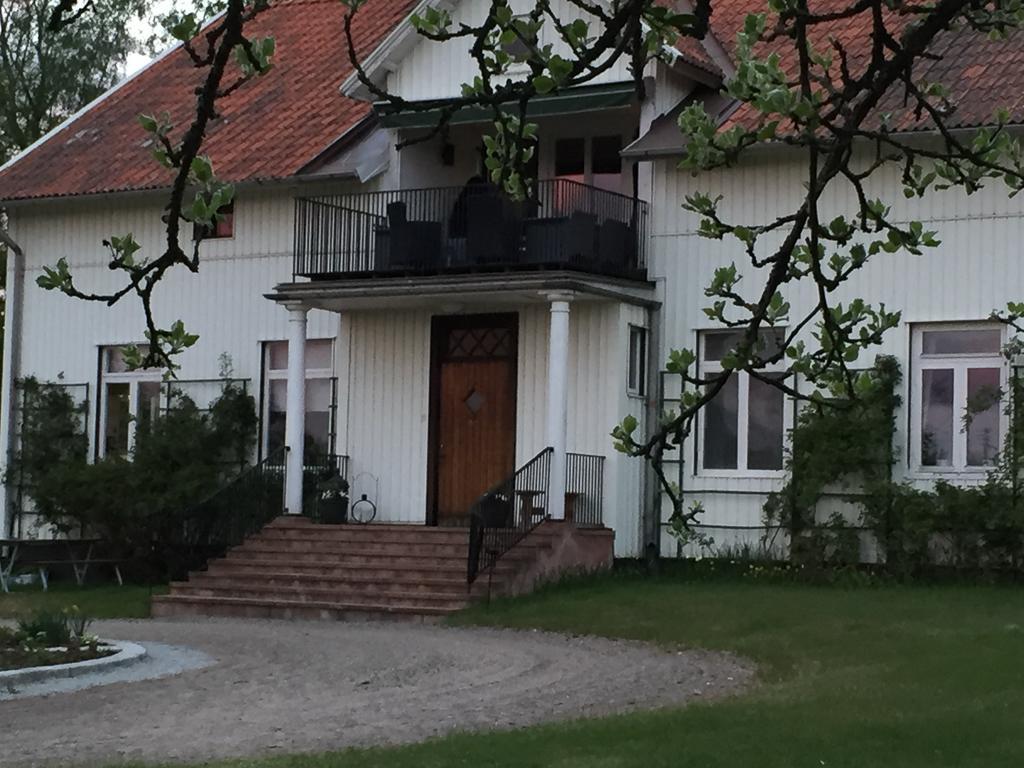 Bed and Breakfast Ekeby I Bro Экстерьер фото