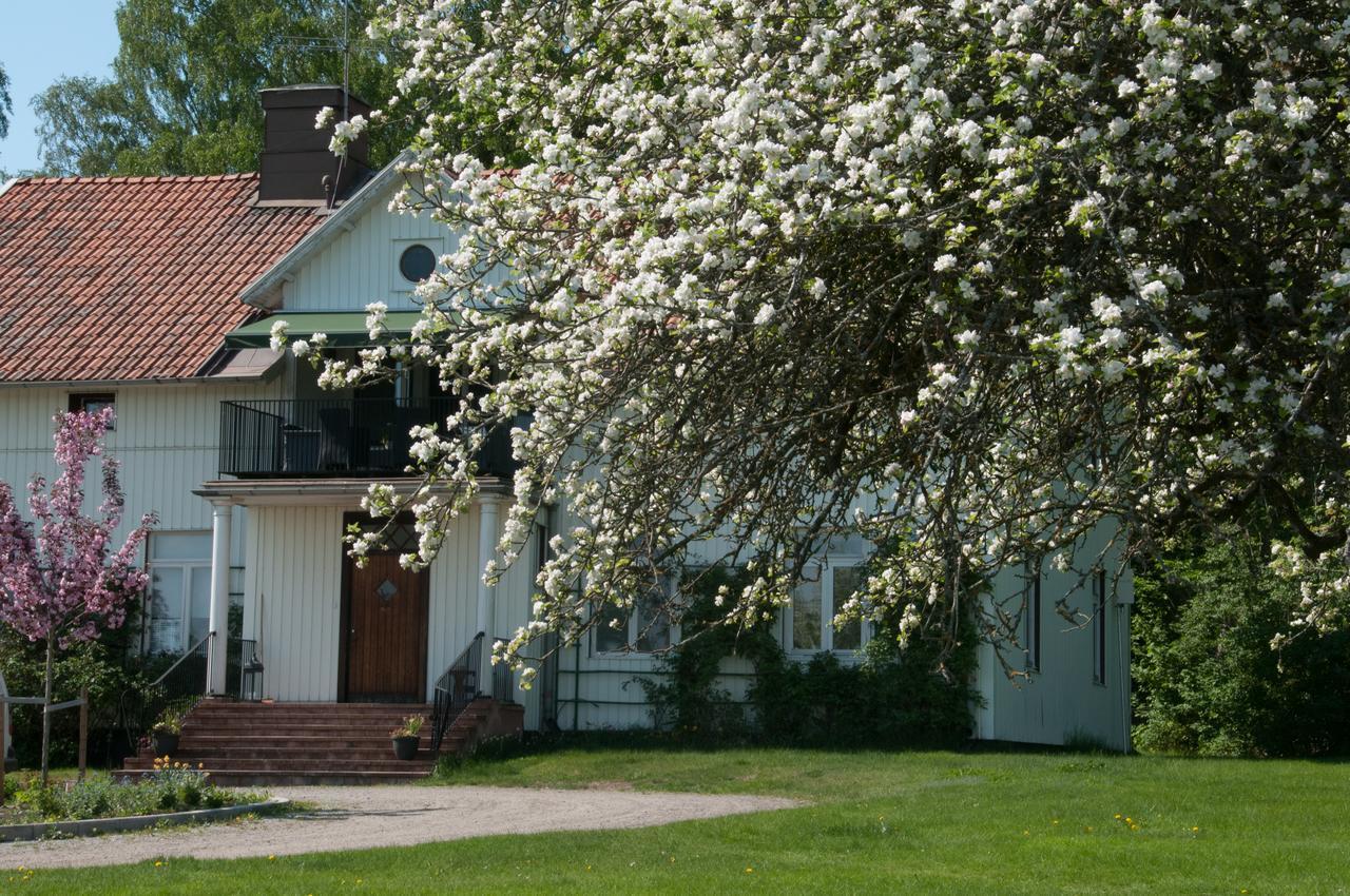 Bed and Breakfast Ekeby I Bro Экстерьер фото