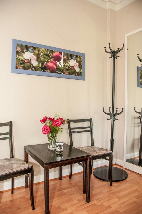 Bed and Breakfast Ekeby I Bro Экстерьер фото